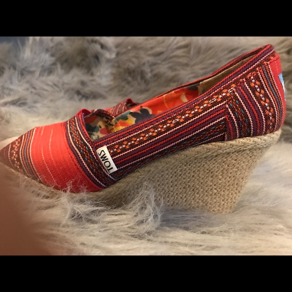 TOMS linen wedge espadrilles size 7W